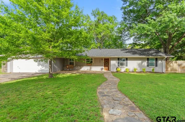 $279,900 | 709 North Georgia Street, Lindale, TX 75771