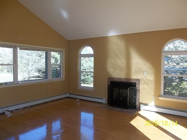 18 Meadow Road, Unit 18 Uxbridge, MA 01569 - Photo 9 of 30 Gallery Image 9