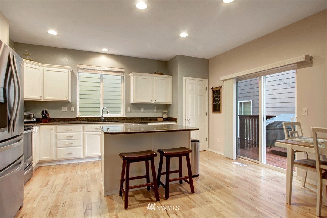 19306 25th Avenue Southeast Bothell, WA 98012 - Photo 3 of 18
