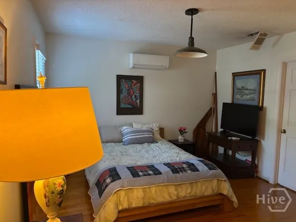 $2,200 | 1 Washington Avenue, Unit GARAGE, Savannah, GA 31405