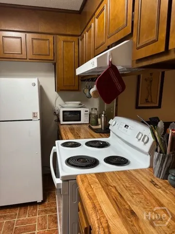 $2,500 | 1 Washington Avenue, Unit GARAGE, Savannah, GA 31405