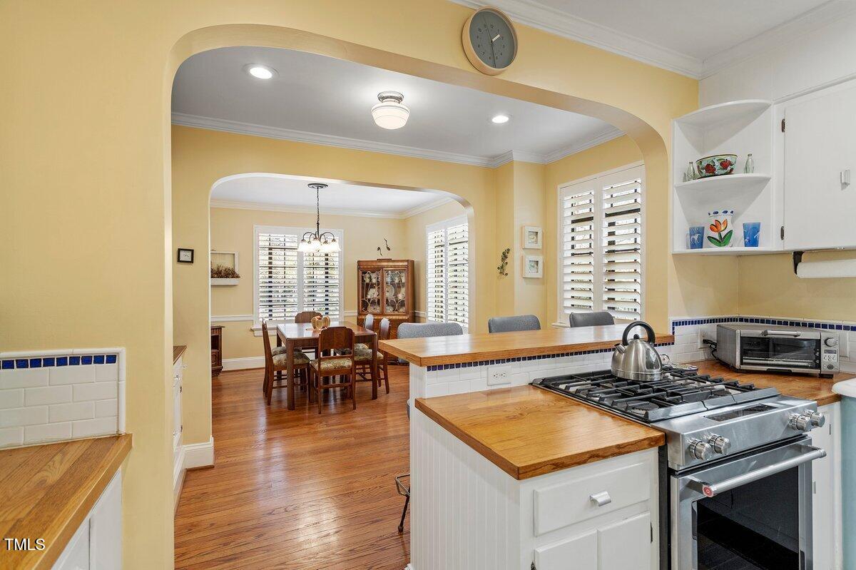 210 Woodburn Road Raleigh, NC 27605 - Photo 12 of 54 210 Woodburn Rd 1924005_09