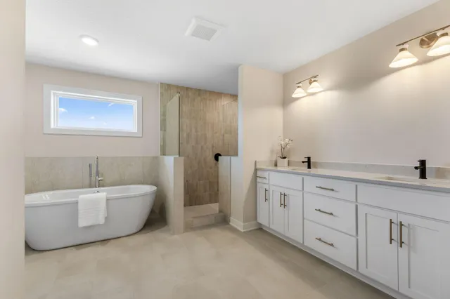 $899,900 | 19533 Hamburg Avenue, Lakeville, MN 55044