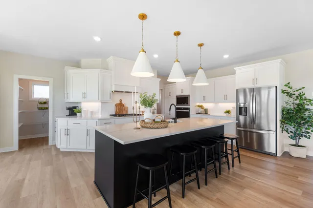 $899,900 | 19533 Hamburg Avenue, Lakeville, MN 55044