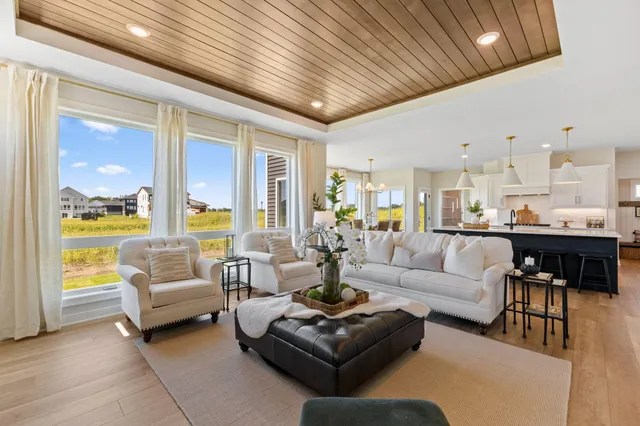 $899,900 | 19533 Hamburg Avenue, Lakeville, MN 55044