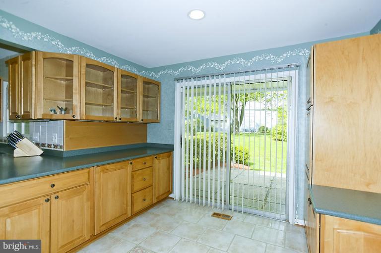 13809 Bethpage Lane Silver Spring, MD 20906 - Photo 4 of 29 Tablespace Kitchen