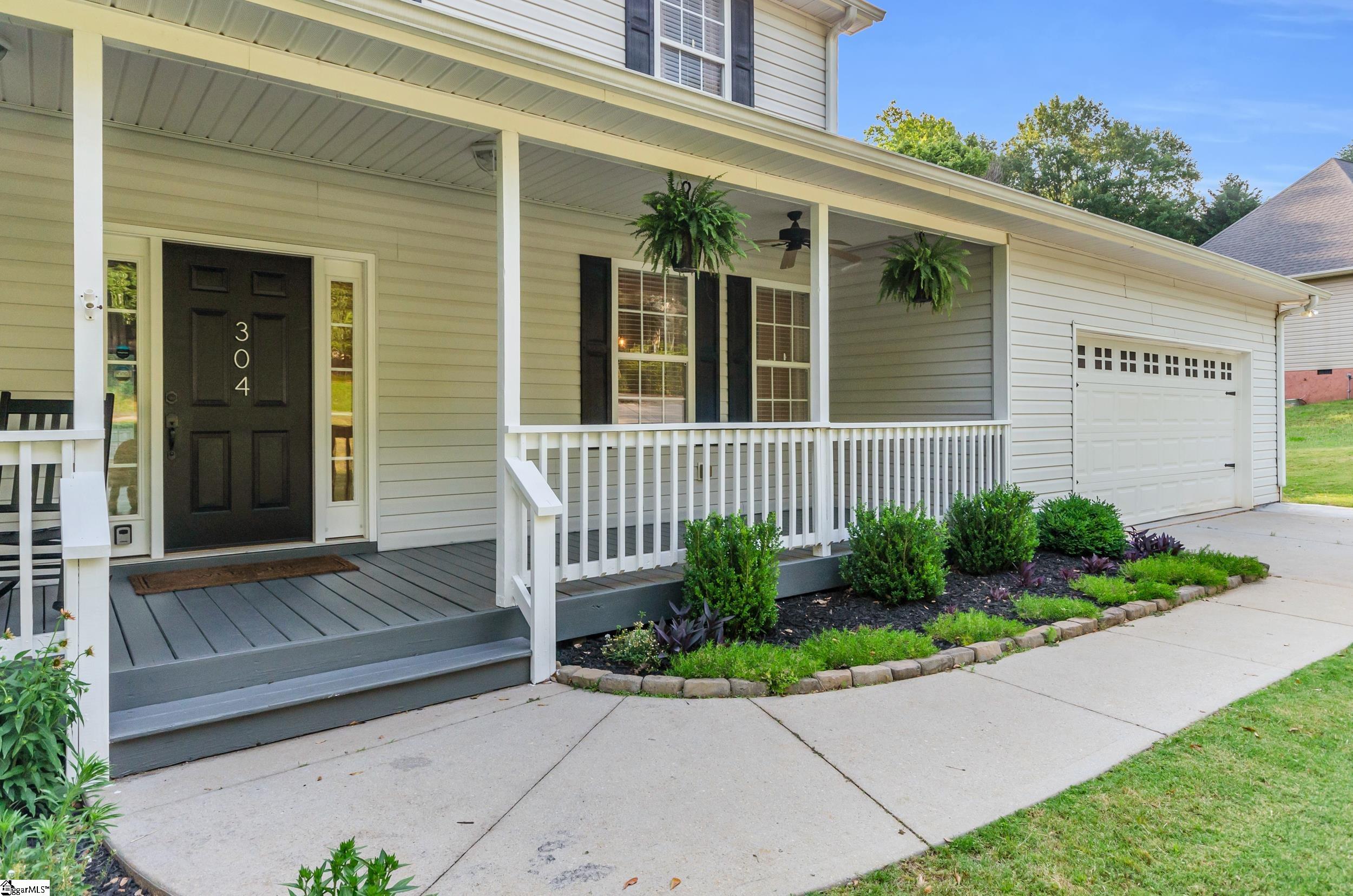 304 Camperdown Court Easley, SC 29642 - Photo 2 of 42 Gallery Image 2