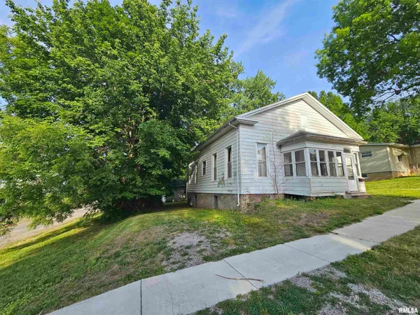 $20,000 | 704 South 8th Street, Petersburg, IL 62675