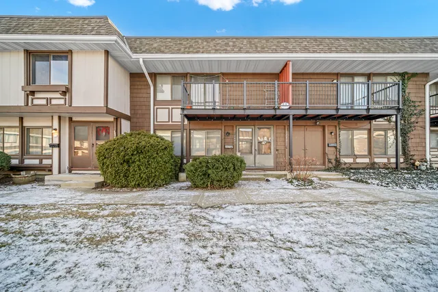 $259,999 | 1269 Court D, Hanover Park, IL 60133