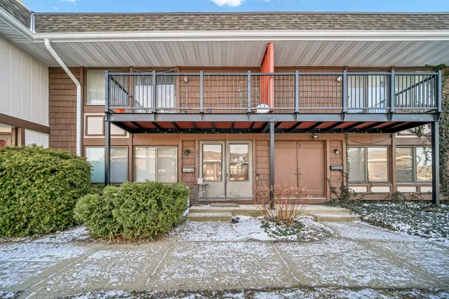 $259,999 | 1269 Court D, Hanover Park, IL 60133