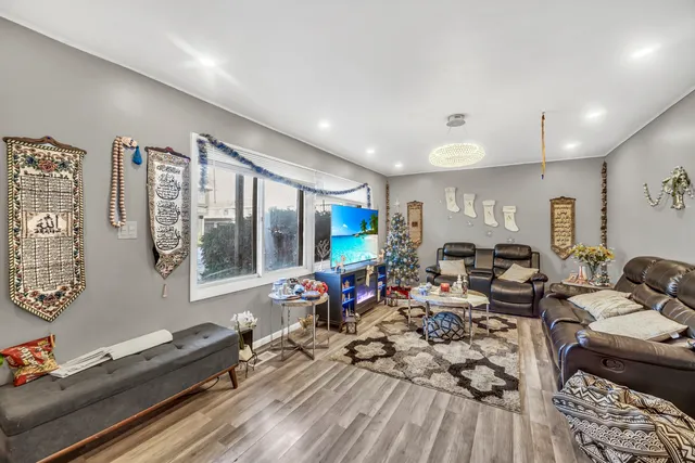 $259,999 | 1269 Court D, Hanover Park, IL 60133