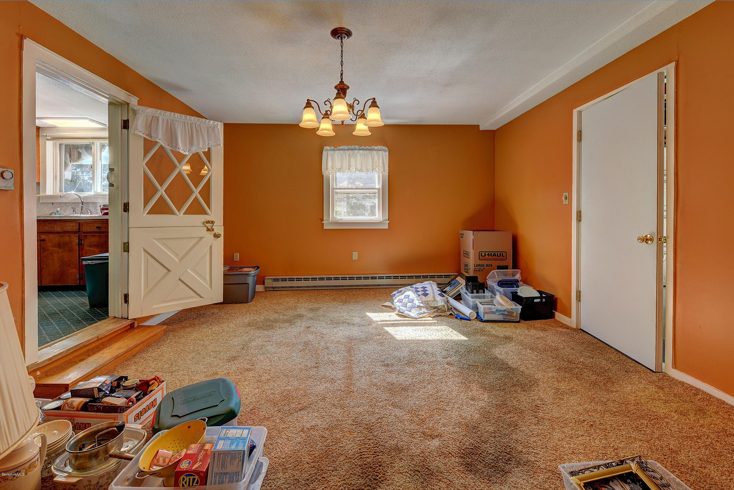 52 Glendale Road Stockbridge, MA 01236 - Photo 12 of 37 211 Dining Room
