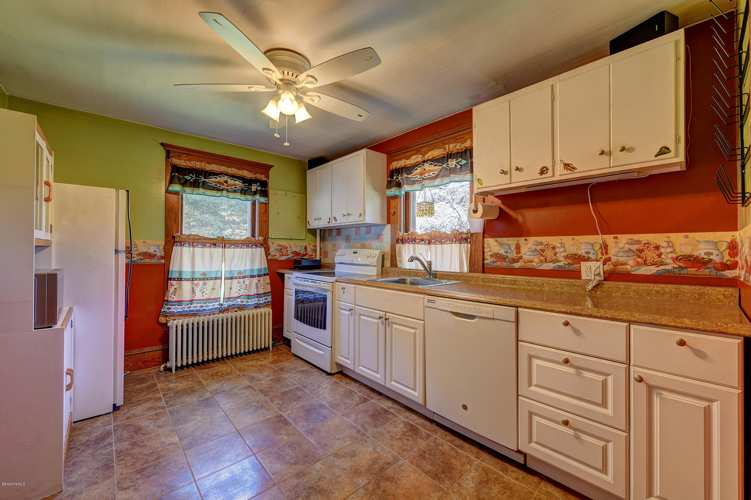 52 Glendale Road Stockbridge, MA 01236 - Photo 32 of 37 352 2nd Floor Kitchen