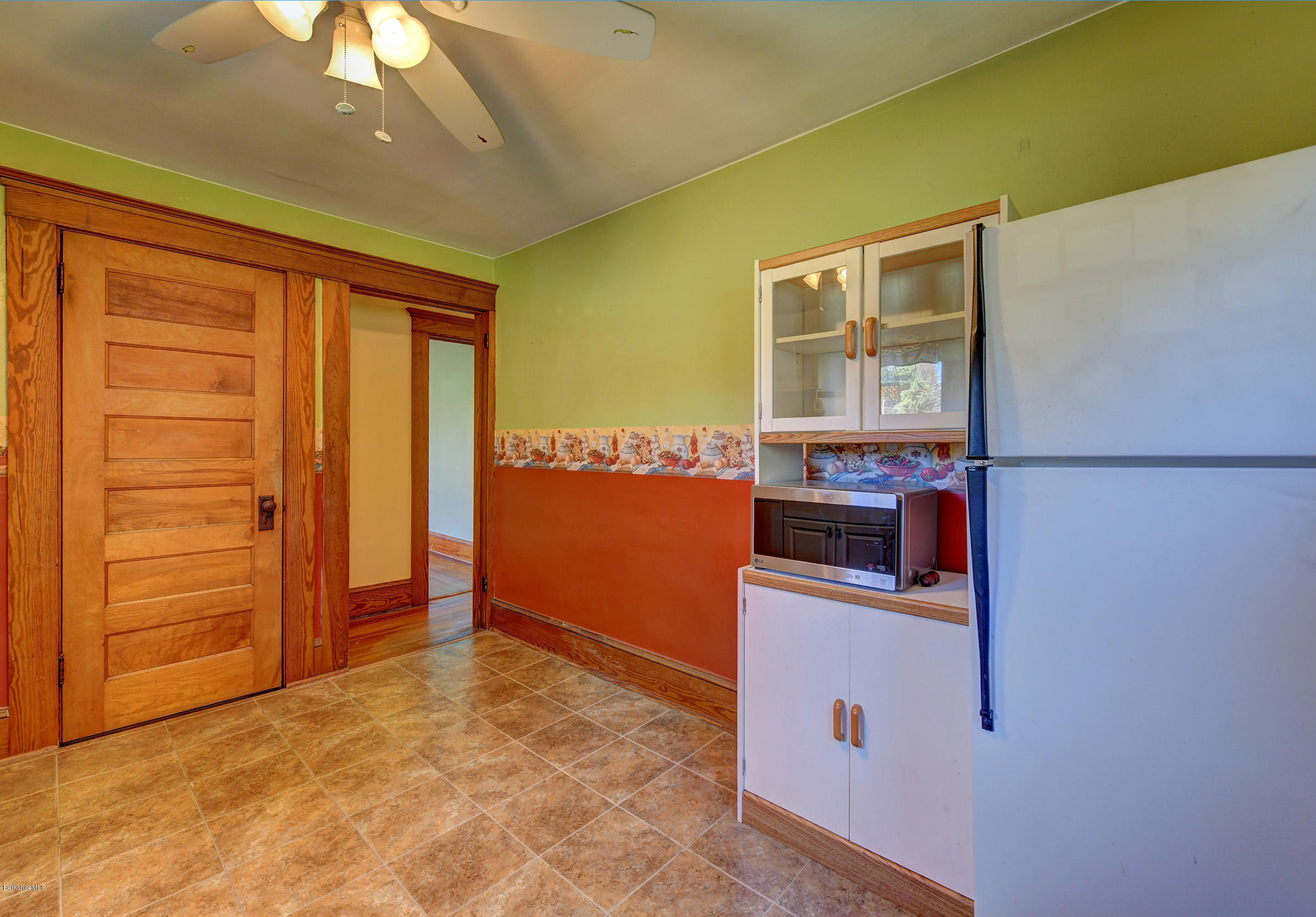 52 Glendale Road Stockbridge, MA 01236 - Photo 33 of 37 354 2nd Floor Kitchen