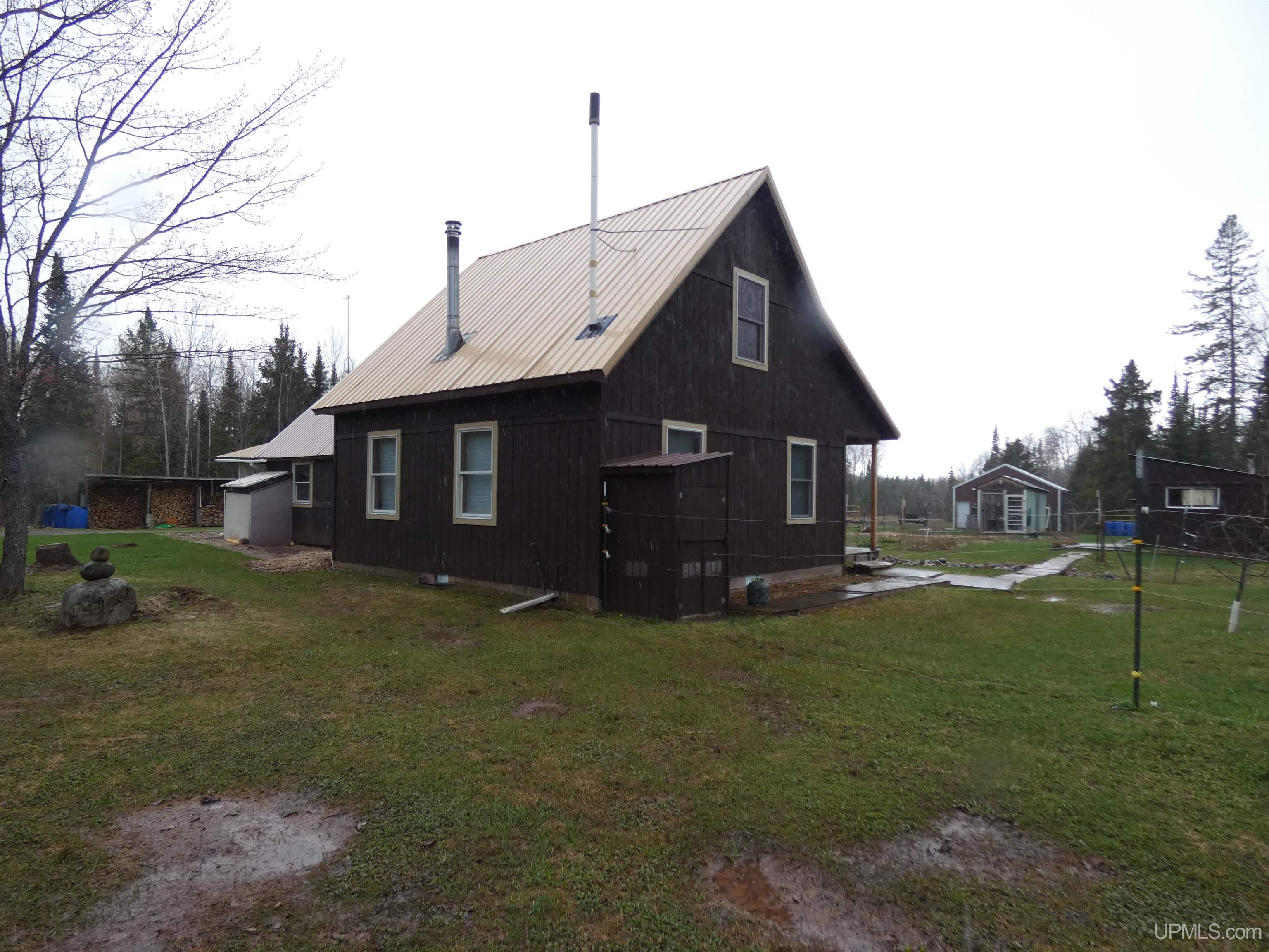18927 North Norwich Road Ewen, MI 49925 - Photo 3 of 33