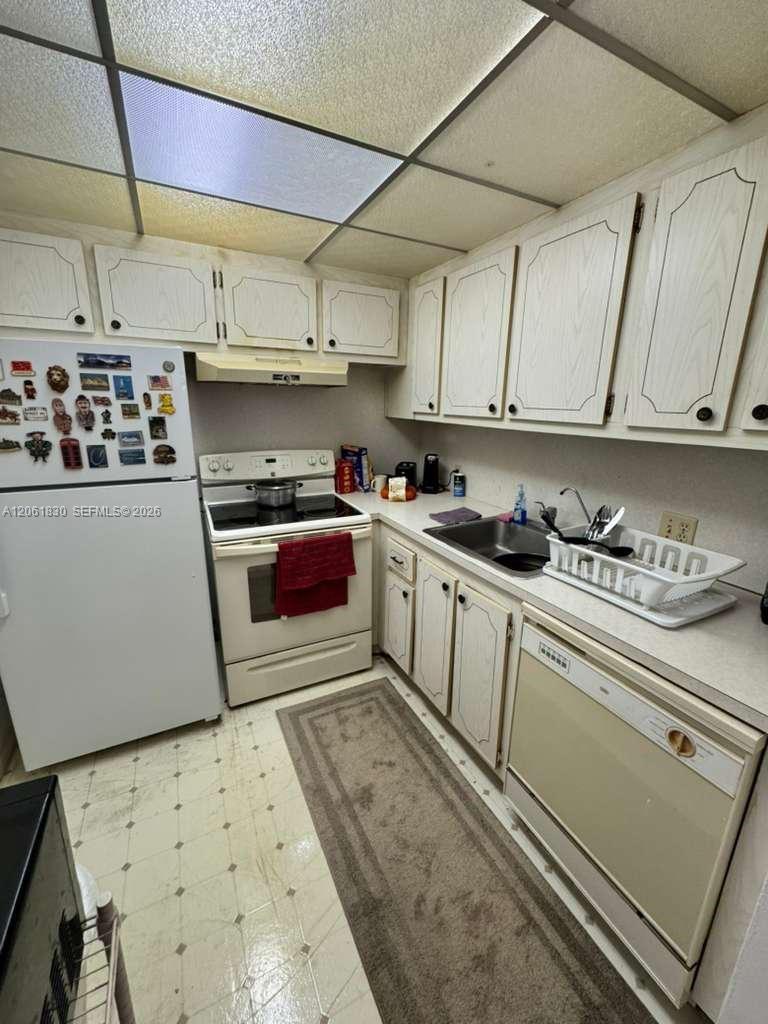 568 Mansfield M, Unit 568 Boca Raton, FL 33434 - Photo 3 of 11