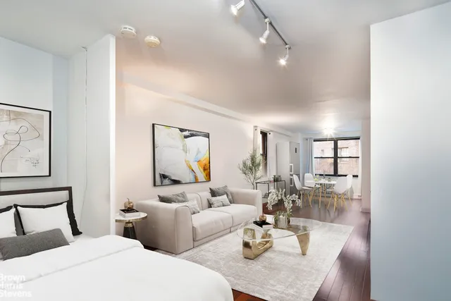 $400,000 | 305 East 40th Street, Unit 5X | Murray Hill