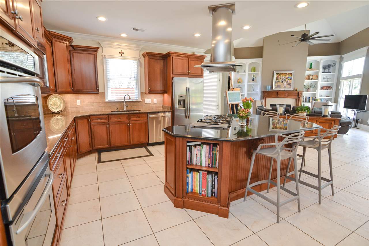 10057 Avent Ridge Cove Collierville, TN 38017 - Photo 9 of 25 Granite Countertops