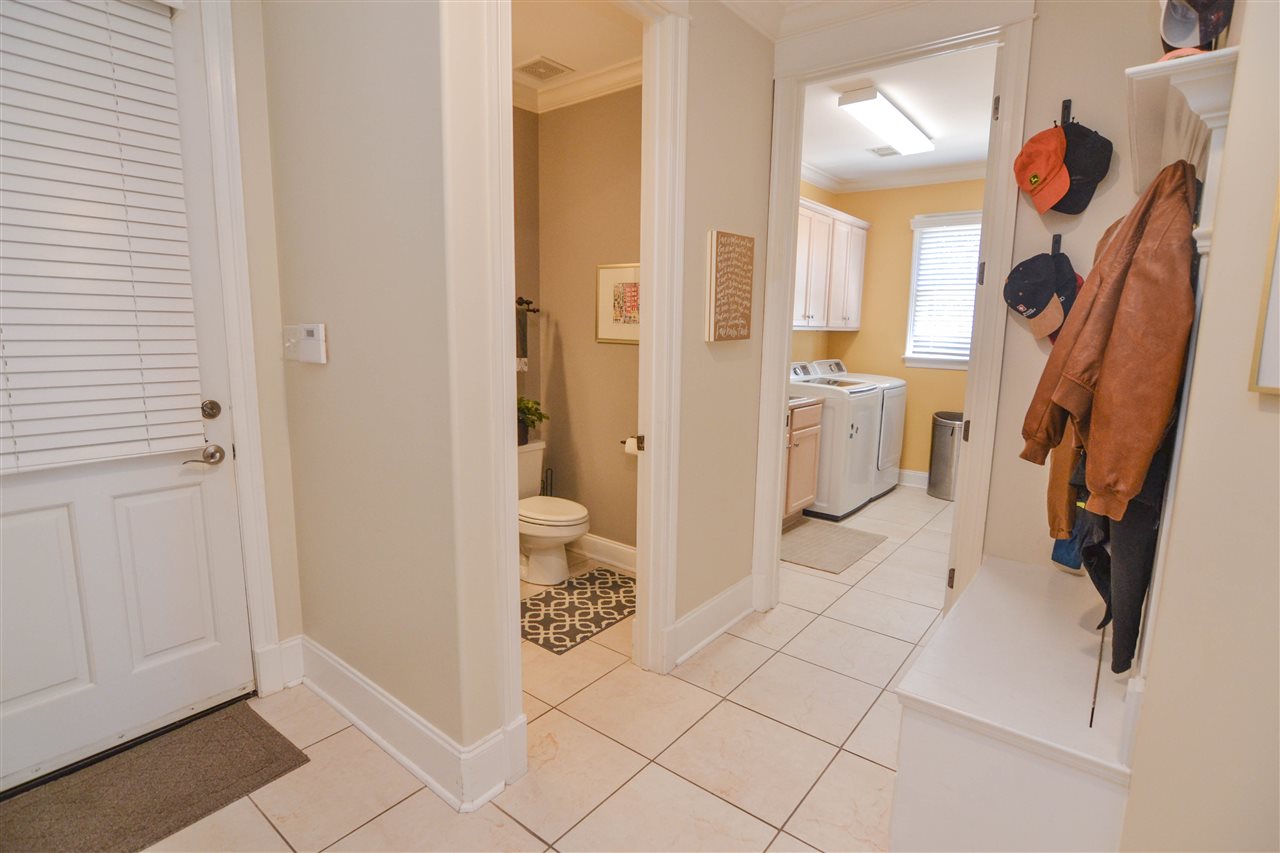 10057 Avent Ridge Cove Collierville, TN 38017 - Photo 10 of 25 Built-in hutch for bookbags or jackets