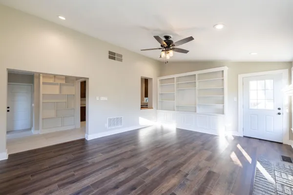 $485,000 | 1757 Vinton Avenue, Memphis, TN 38104