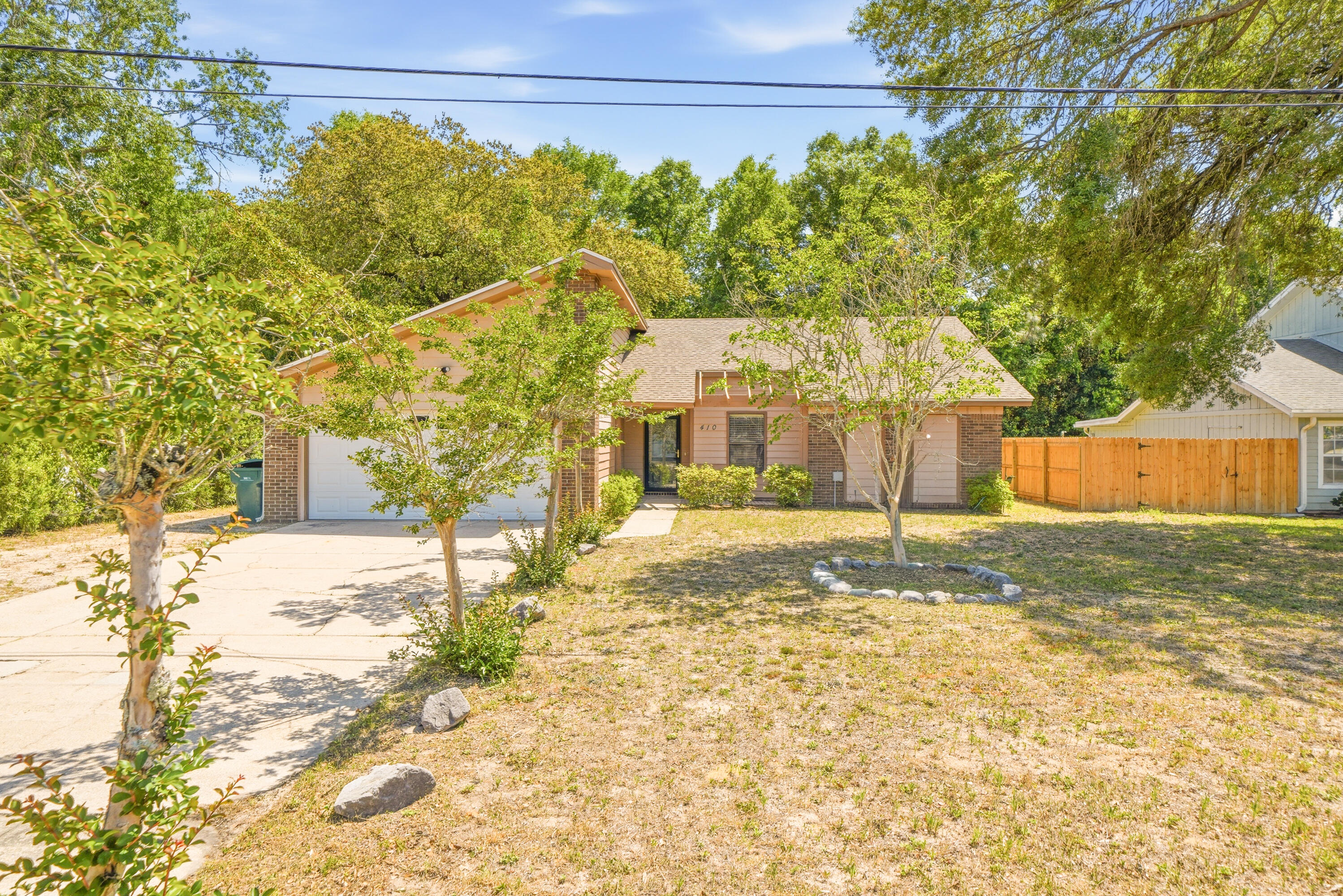 410 Pelham Road Fort Walton Beach, FL 32547 - Photo 3 of 36 DSC09059