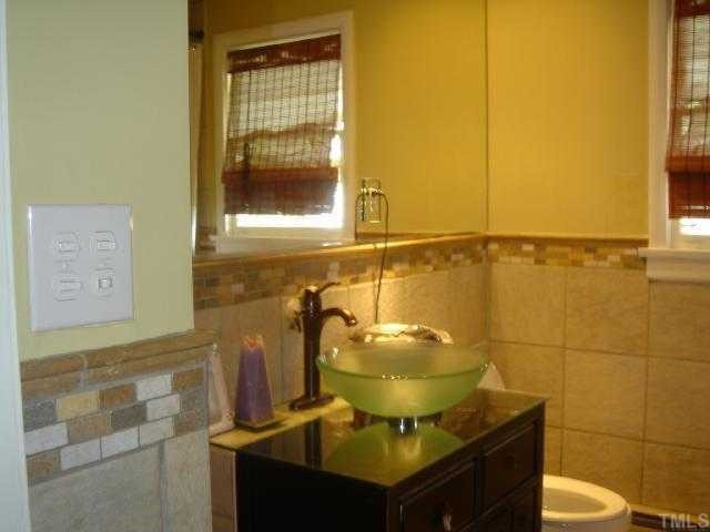 1408 Regent Place Raleigh, NC 27608 - Photo 6 of 12 Bathroom