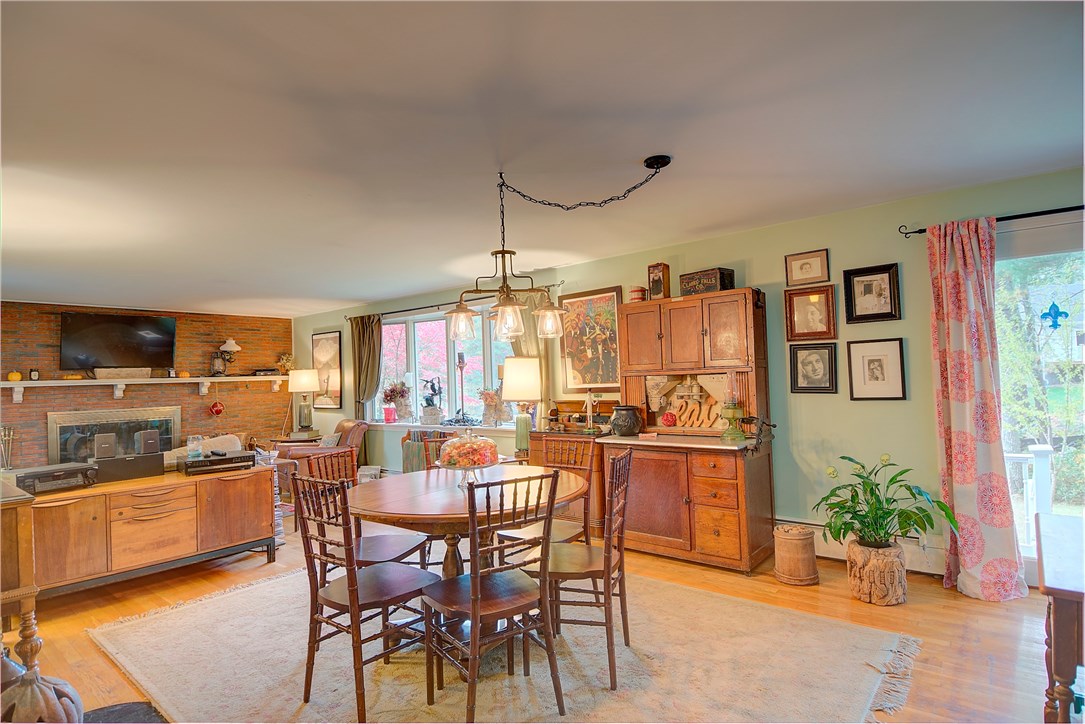 23 Meadowbrook Road Richmond, RI 02898 - Photo 5 of 40