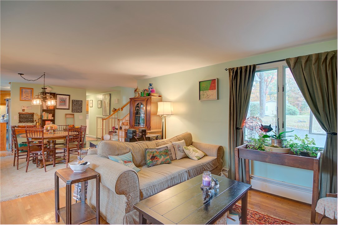 23 Meadowbrook Road Richmond, RI 02898 - Photo 7 of 40