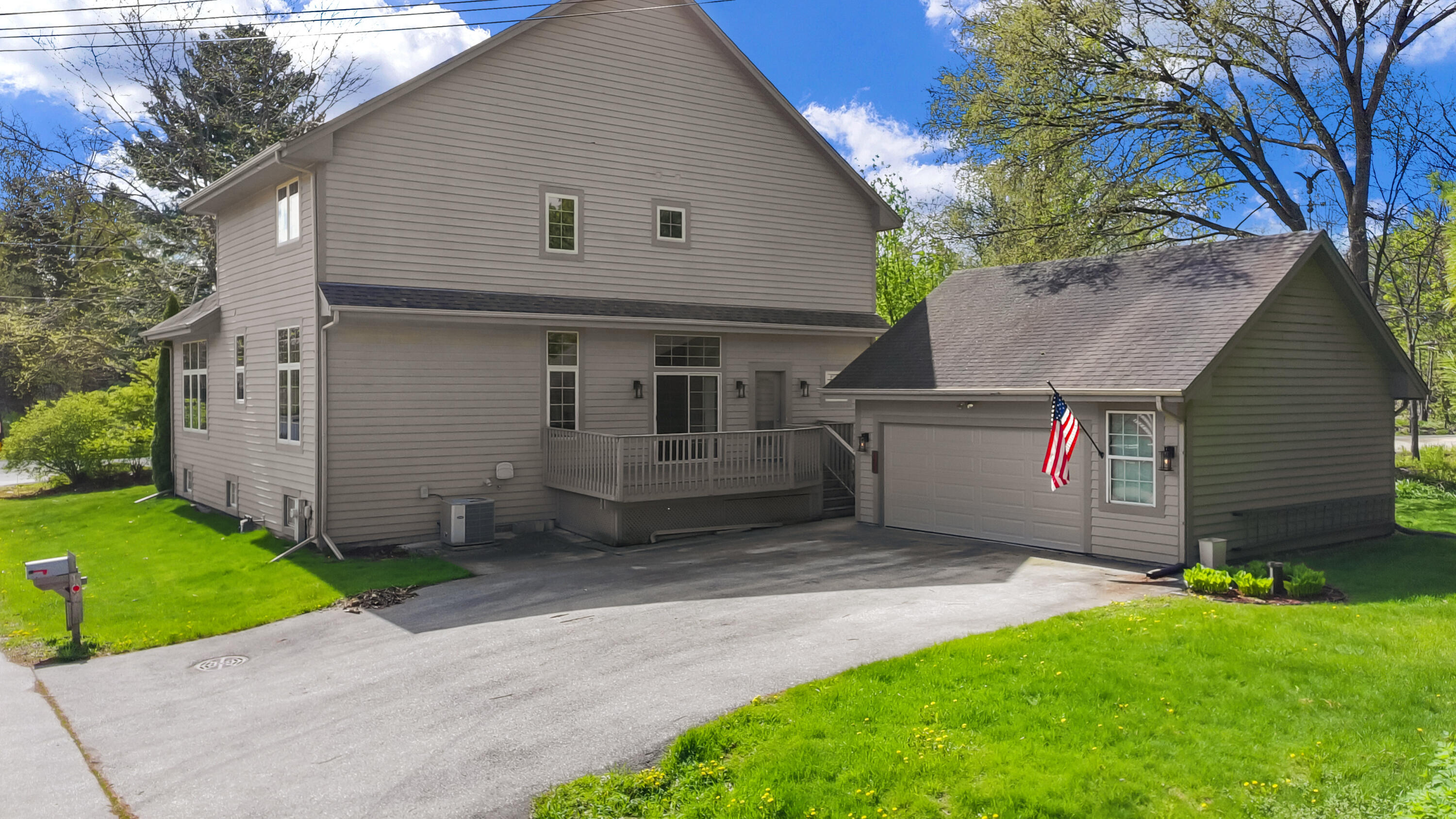 1451 Main St