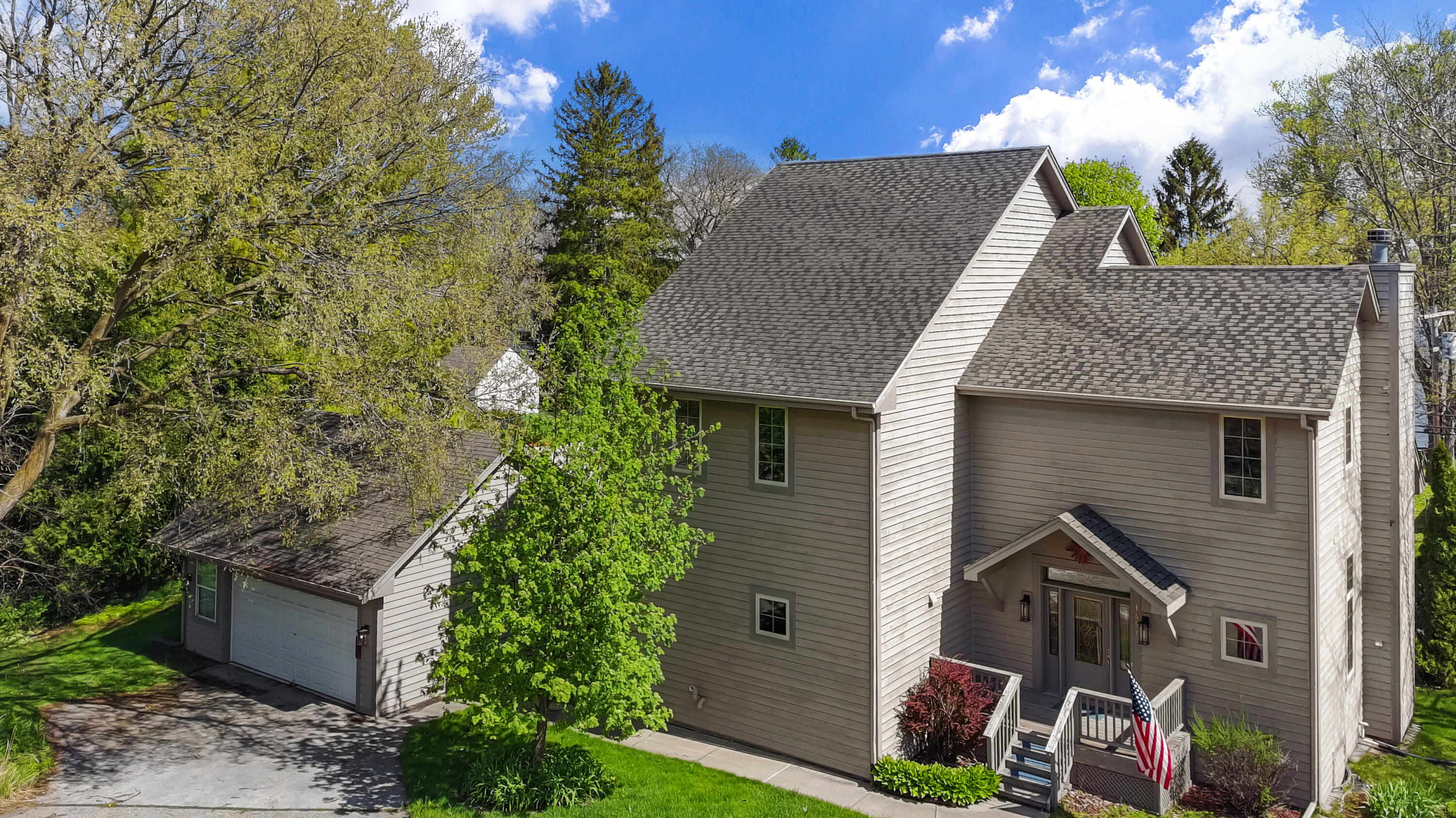 1451 Main Street Delafield, WI 53018 - Photo 35 of 46 Side view