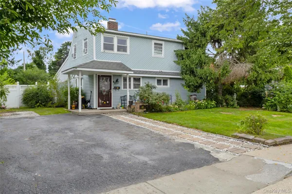 $759,999 | 42 Mockingbird Lane, Levittown, NY 11756