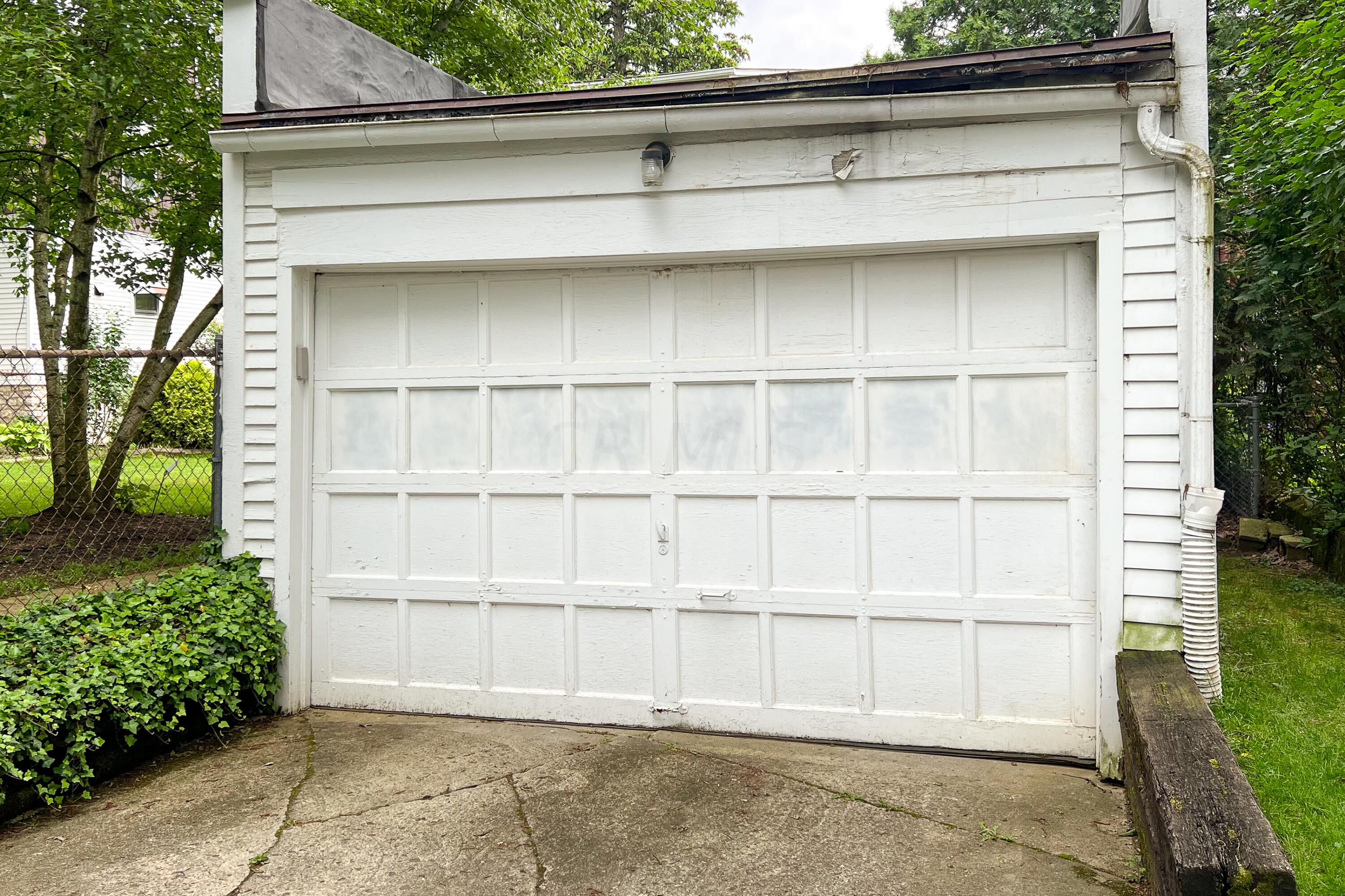54 East Tulane Road Columbus, OH 43202 - Photo 30 of 36 Detached garage with parking access from the alley.