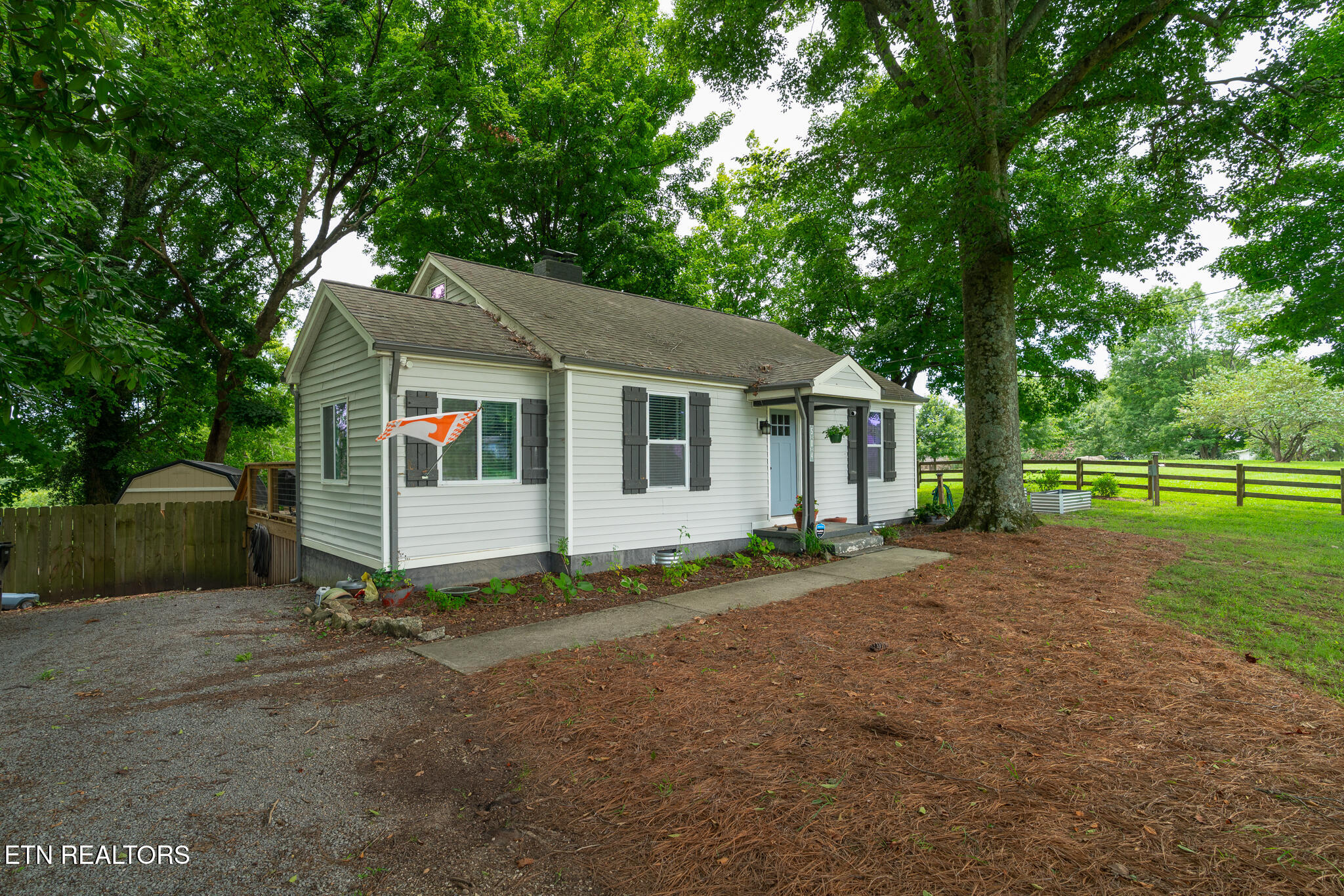504 Sinking Springs Road Clinton, TN 37716 - Photo 3 of 34 untitled-3