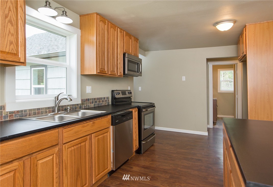 811 Agren Road Castle Rock, WA 98611 - Photo 2 of 15 Gallery Image 2