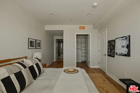 $729,000 | 837 North Hudson Avenue, Unit 402, Los Angeles, CA 90038