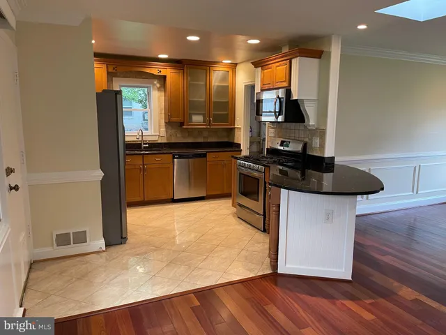 $2,995 | 7406 Kelvin Place, Springfield, VA 22151