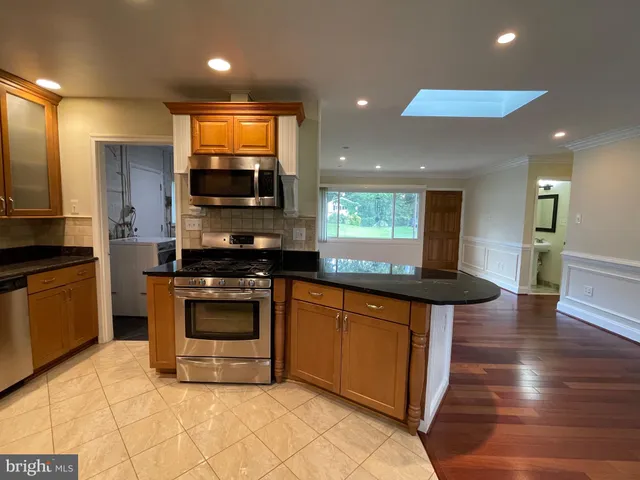 $2,995 | 7406 Kelvin Place, Springfield, VA 22151