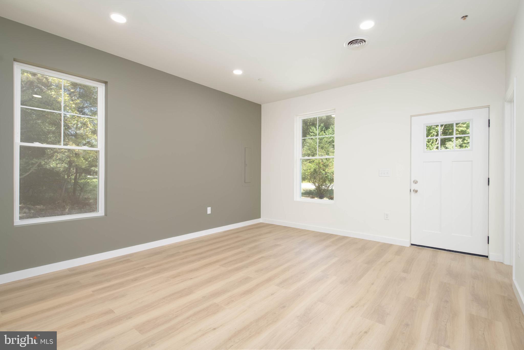 1710 Starr Road Queen Anne, MD 21657 - Photo 2 of 23 Living Room / Entry