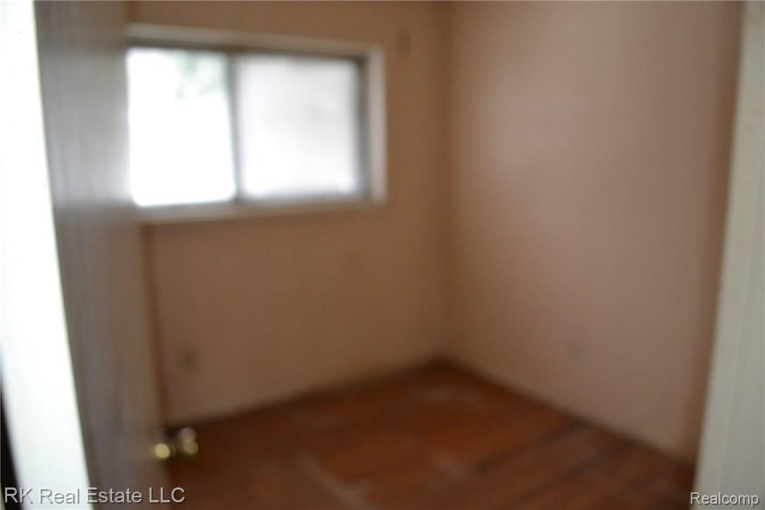 585 Lehigh Road Rochester, MI 48307 - Photo 6 of 13 DSC_0040.JPG