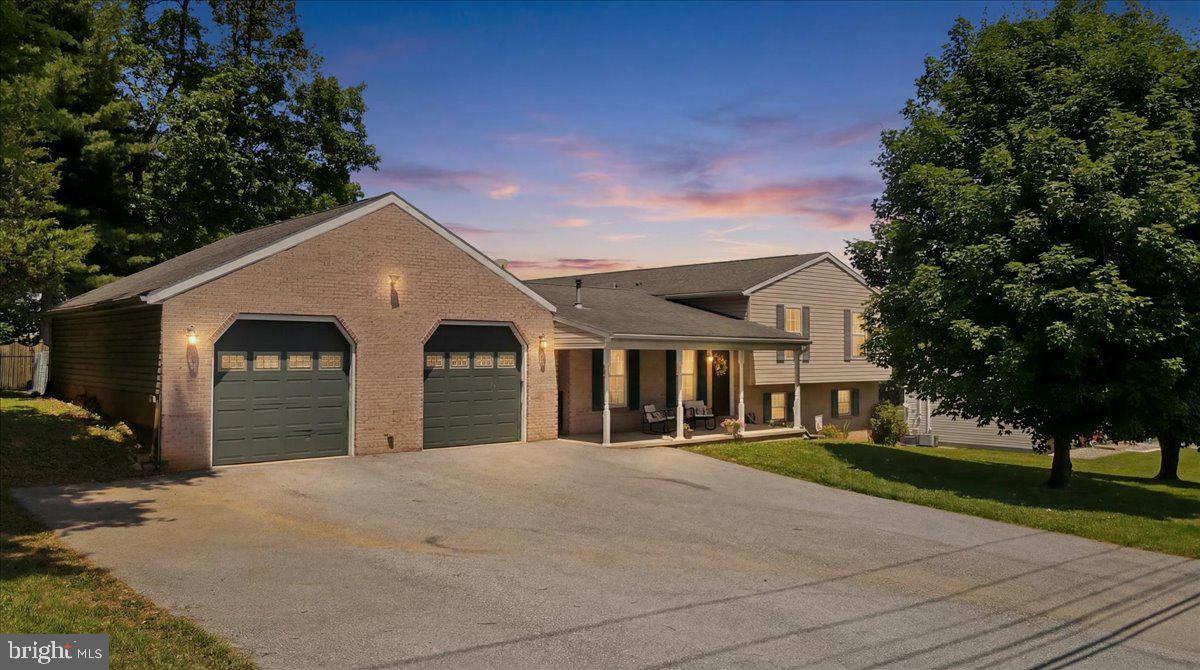 Welcome to 16818 Sterling Rd