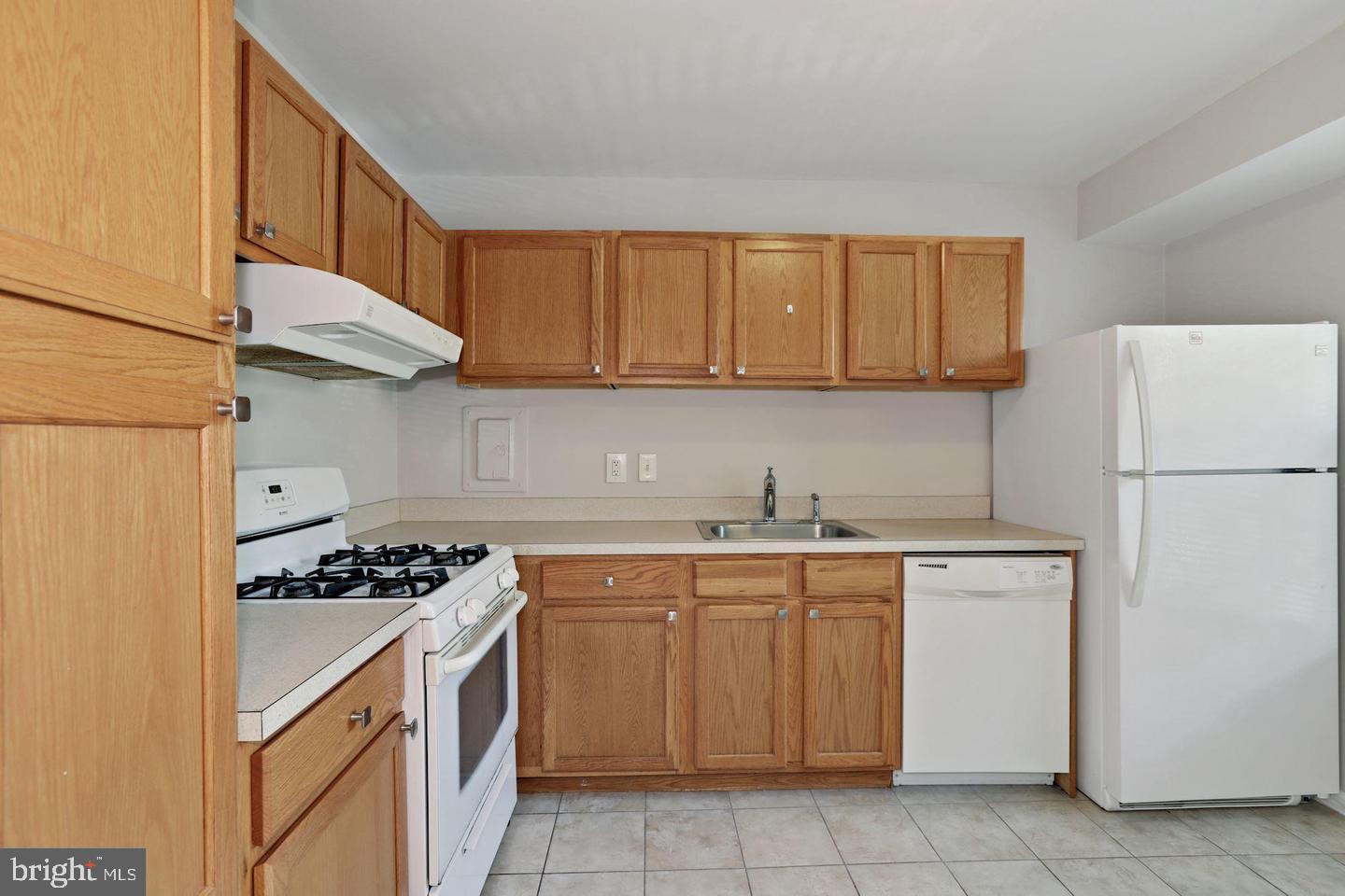 6022 Westchester Park Drive, Unit 6022 202 College Park, MD 20740 - Photo 7 of 25