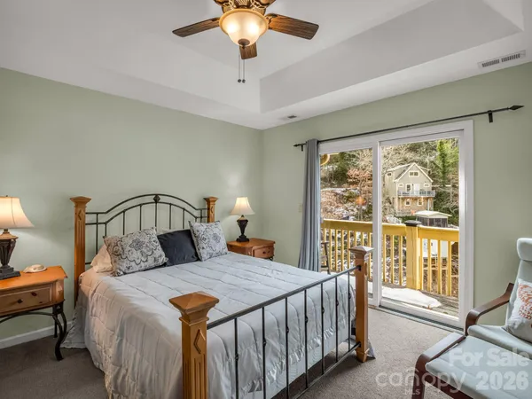 $1,250,000 | 105 Tryon Bay Circle, Lake Lure, NC 28746