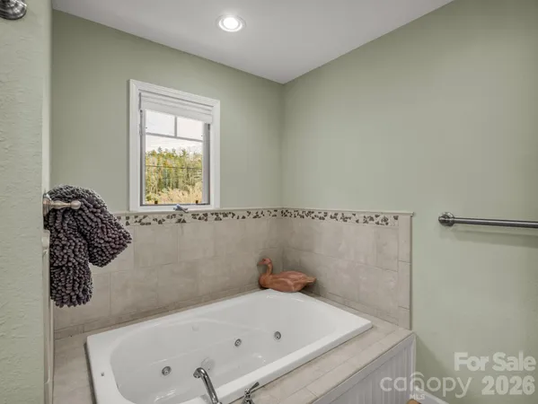 $1,250,000 | 105 Tryon Bay Circle, Lake Lure, NC 28746