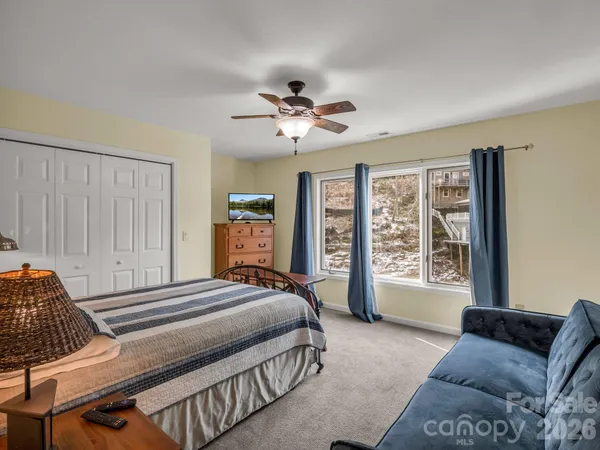 $1,250,000 | 105 Tryon Bay Circle, Lake Lure, NC 28746