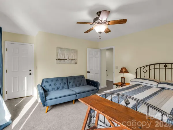 $1,250,000 | 105 Tryon Bay Circle, Lake Lure, NC 28746