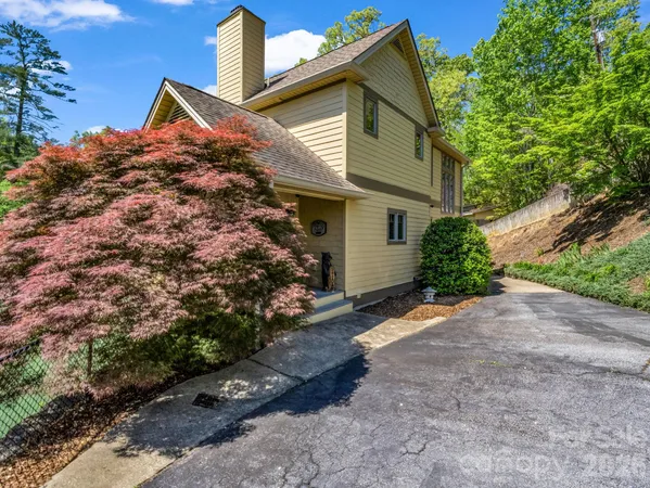 $1,250,000 | 105 Tryon Bay Circle, Lake Lure, NC 28746