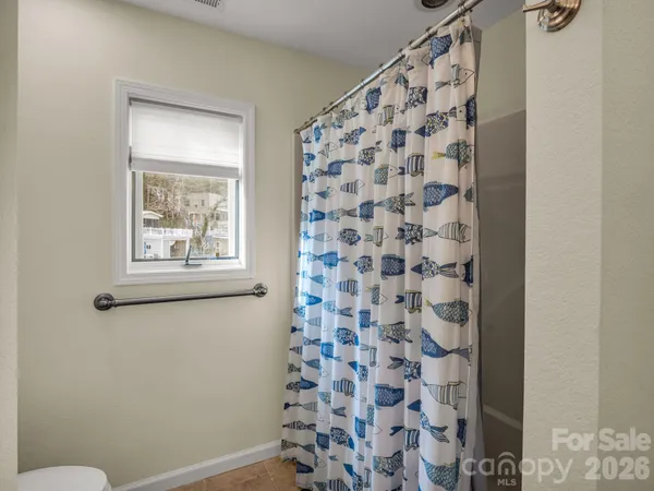 $1,250,000 | 105 Tryon Bay Circle, Lake Lure, NC 28746
