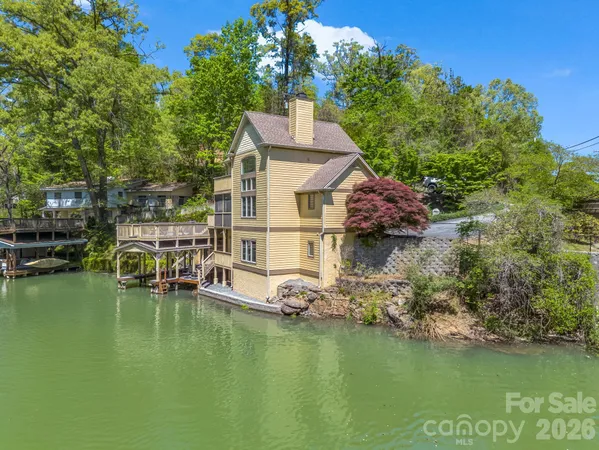 $1,250,000 | 105 Tryon Bay Circle, Lake Lure, NC 28746