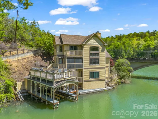 $1,250,000 | 105 Tryon Bay Circle, Lake Lure, NC 28746