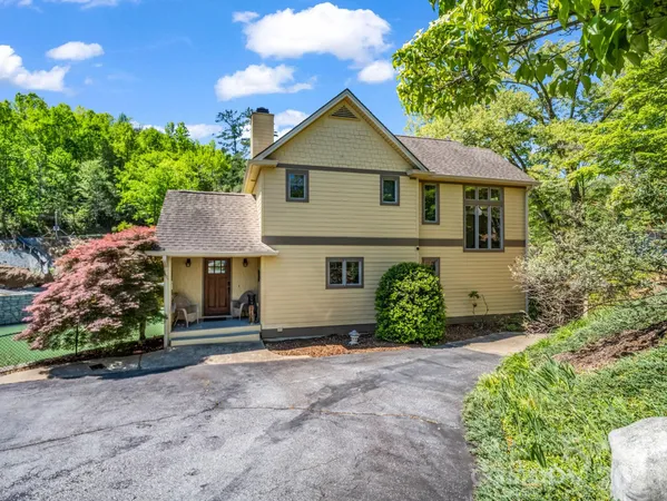 $1,250,000 | 105 Tryon Bay Circle, Lake Lure, NC 28746